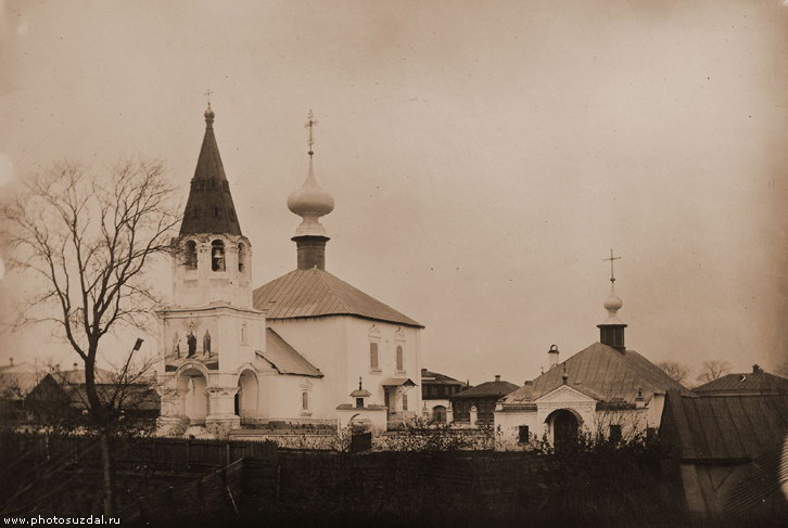 Разрушенная Никольская церковь в Суздале