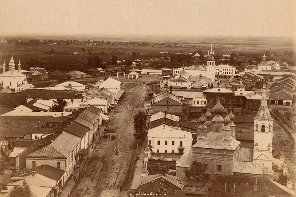 Вид на посадские храмы Суздаля с Преподобенской колокольни на старой фотографии Прокудина-Горского