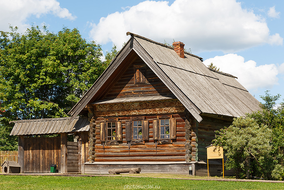 Дом крестьянина-середняка в Суздальском музее деревянного зодчества