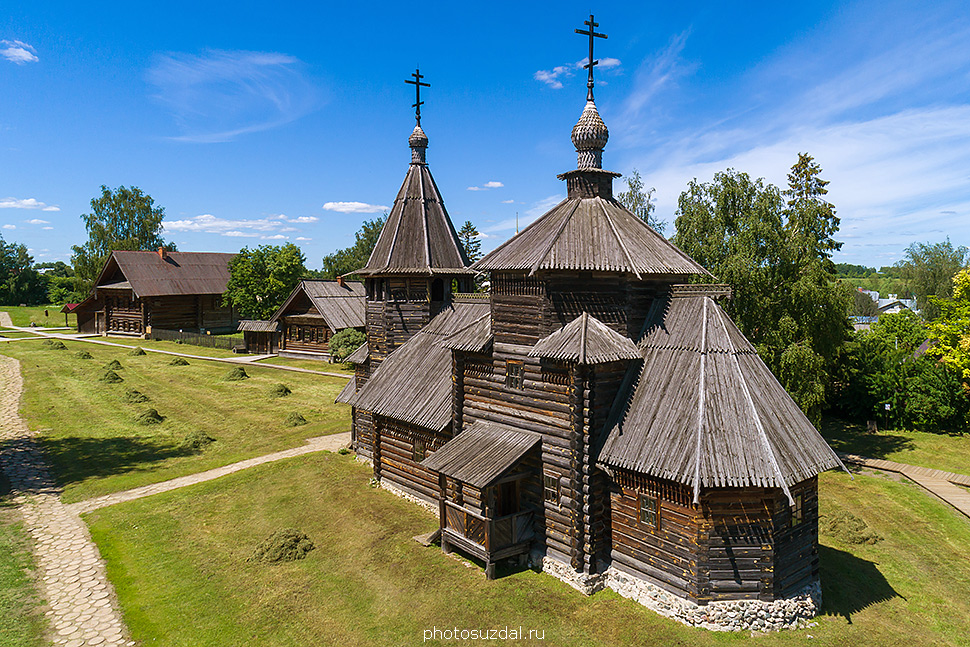 Воскресенская церковь Суздальского музея деревянного зодчества